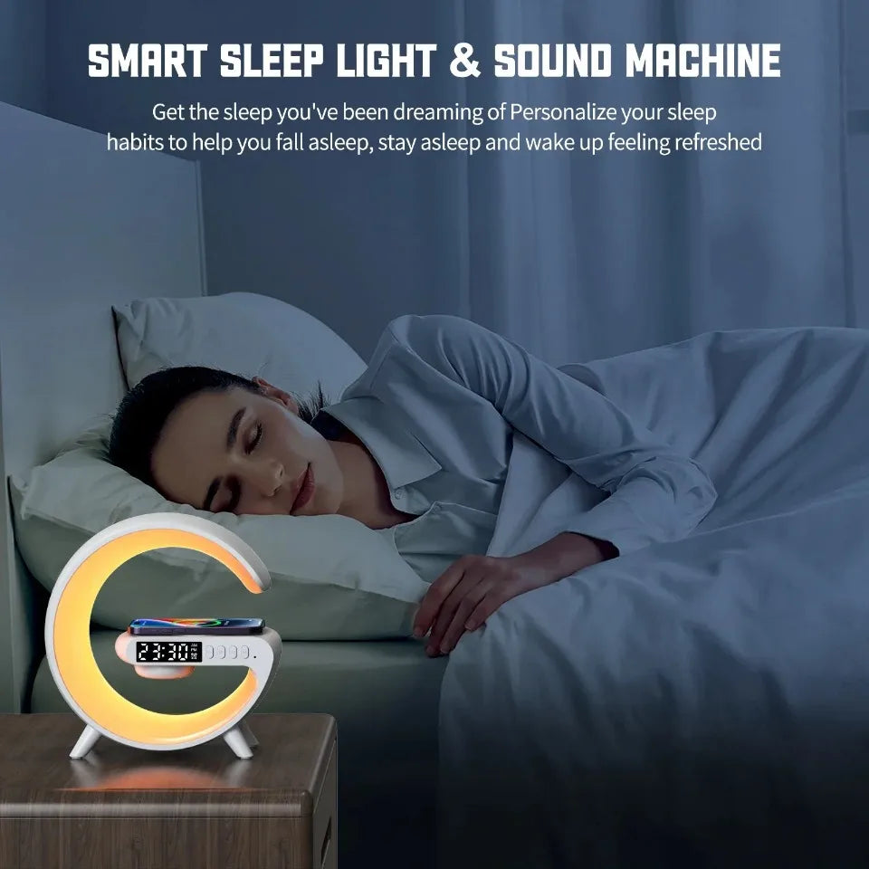 Cargador Inalámbrico 6 en 1 con Altavoz Bluetooth, Reloj Despertador, Carga Rápida 15W, 9 Modos RGB, Lámpara de Noche para Dormitorio, Hogar y Oficina